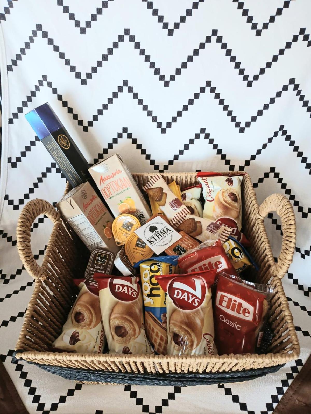 Avgerinos Ηome Breakfast Basket Complimentary Villa Amfiklia Luaran gambar